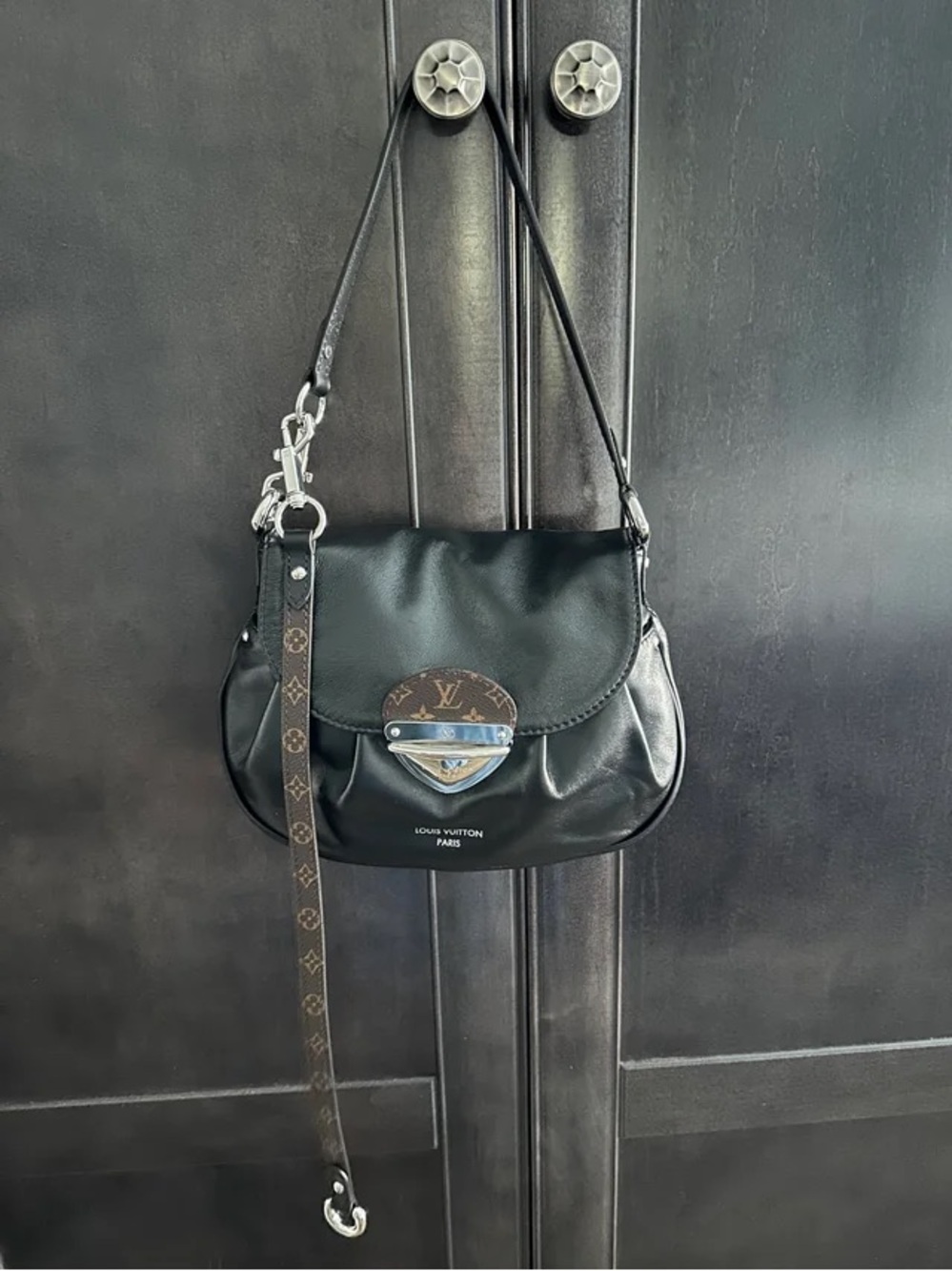 Black Flap Clasp Bag
